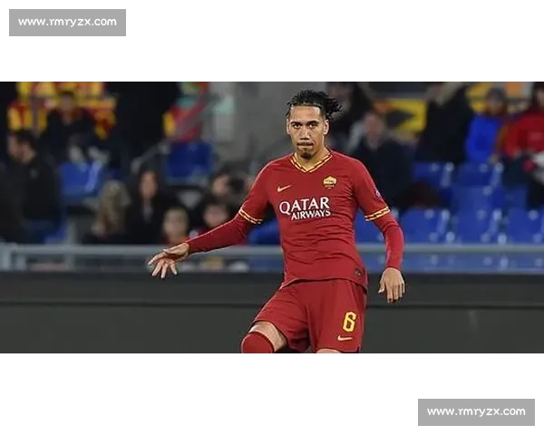 退场时喊出 “加油”！阿莫林的笑容里藏着曼联的温度